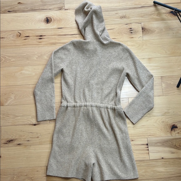 Zara Camel Sweater Stretchy Romper w/Hood and Pockets | Size Medium - Picture 6 of 7